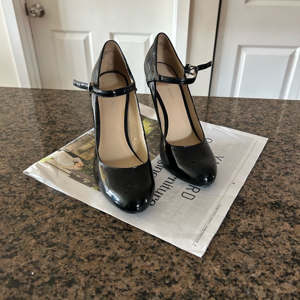 Nine West Black Mary Jane Heels